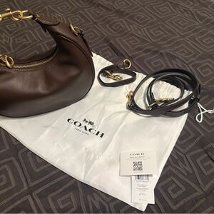 Coach Jonie 22 in Maple